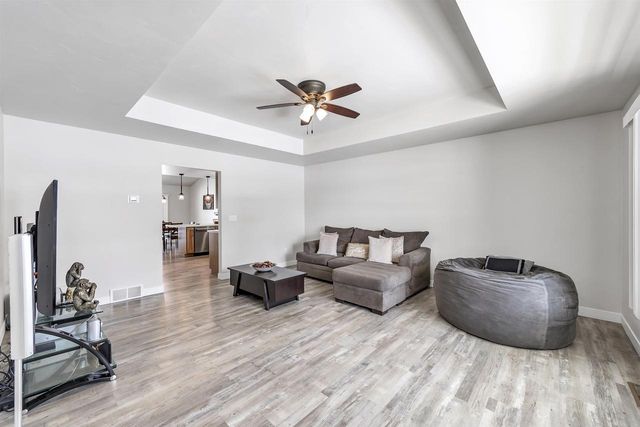 2323 DECKNER AVENUE, Green Bay, WI 54302