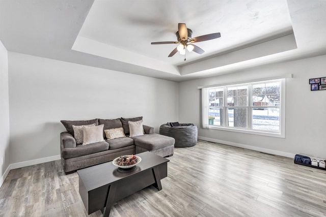 2323 DECKNER AVENUE, Green Bay, WI 54302