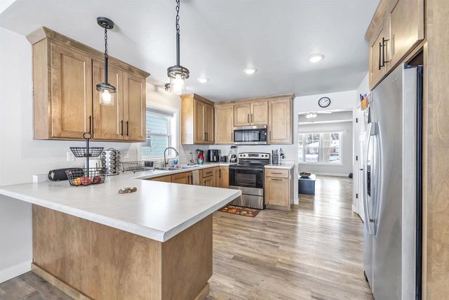 2323 DECKNER AVENUE, Green Bay, WI 54302