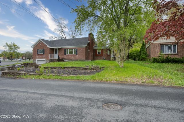 16 Van Heusen Street, Colonie, NY 12205