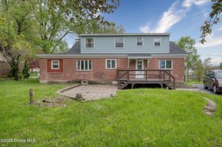 16 Van Heusen Street, Colonie, NY 12205