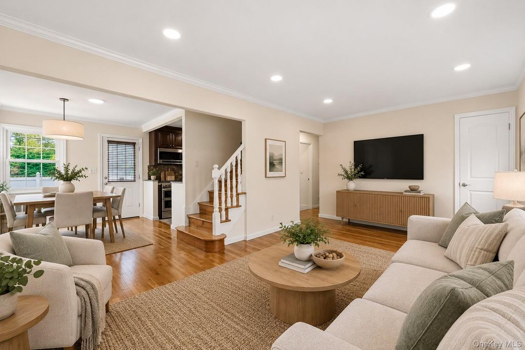 2 Dorset Lane, Farmingdale, NY 11735 — photo 4