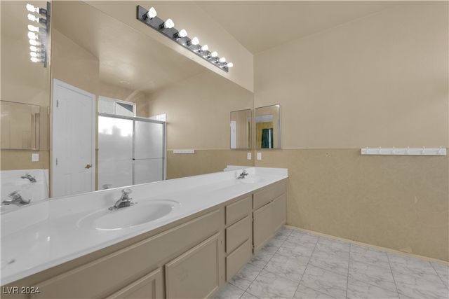 5790 Native Dancer Court, Las Vegas, NV 89113