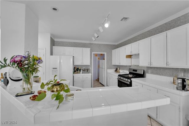 5790 Native Dancer Court, Las Vegas, NV 89113