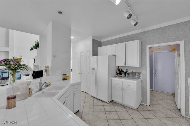 5790 Native Dancer Court, Las Vegas, NV 89113