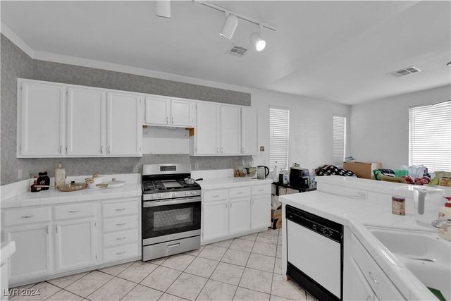 5790 Native Dancer Court, Las Vegas, NV 89113