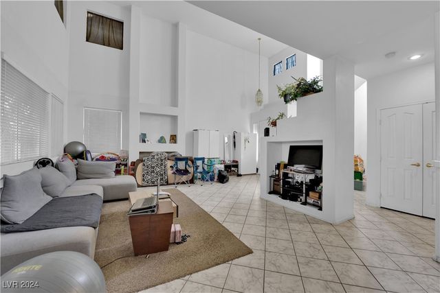 5790 Native Dancer Court, Las Vegas, NV 89113