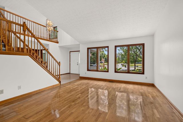 7100 Rossman Court, Canal Winchester, OH 43110