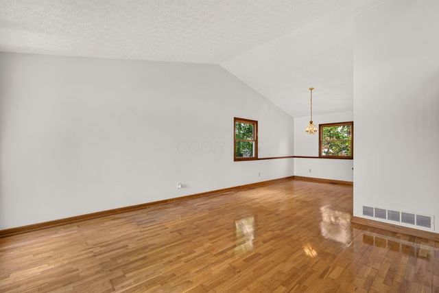 7100 Rossman Court, Canal Winchester, OH 43110
