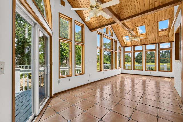 7100 Rossman Court, Canal Winchester, OH 43110