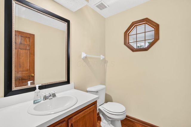 7100 Rossman Court, Canal Winchester, OH 43110