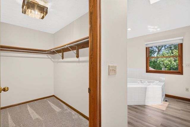 7100 Rossman Court, Canal Winchester, OH 43110