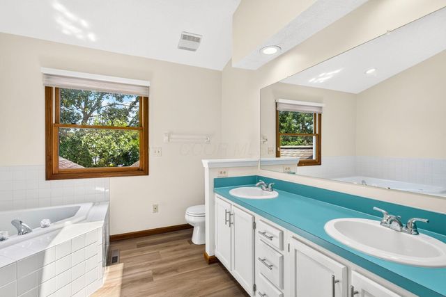 7100 Rossman Court, Canal Winchester, OH 43110