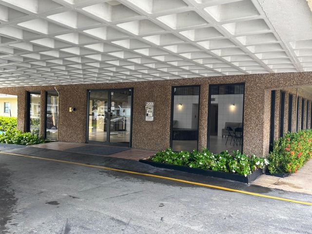 9355 SW 8th Street 216, Boca Raton, FL 33428