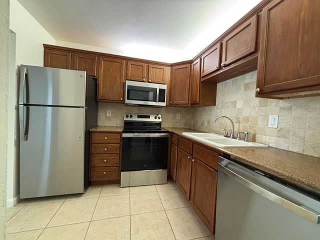 9355 SW 8th Street 216, Boca Raton, FL 33428