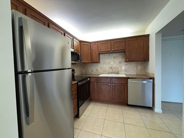 9355 SW 8th Street 216, Boca Raton, FL 33428