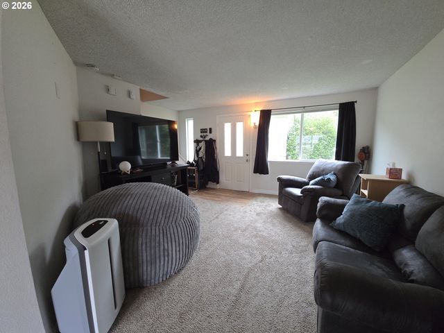 922 Nw GREELEY St, Camas, WA 98607