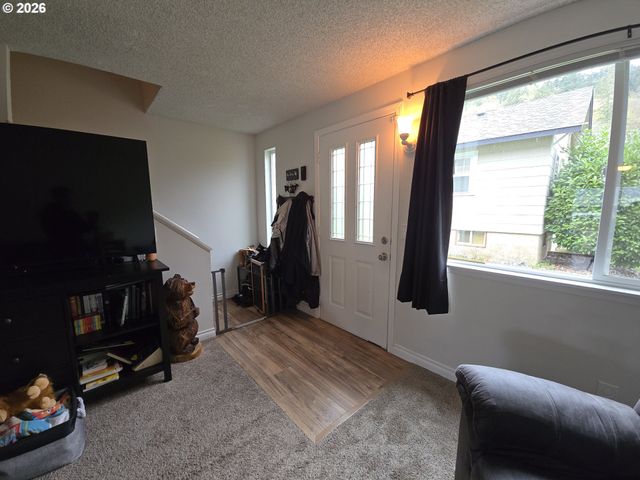 922 Nw GREELEY St, Camas, WA 98607