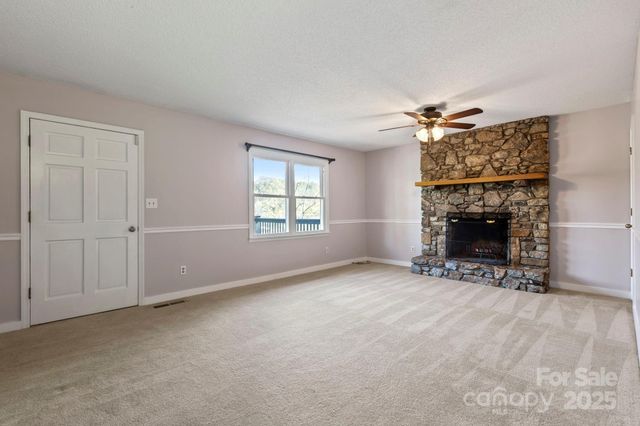 28 Timber Lane, Asheville, NC 28806