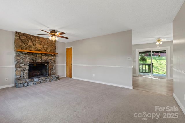 28 Timber Lane, Asheville, NC 28806