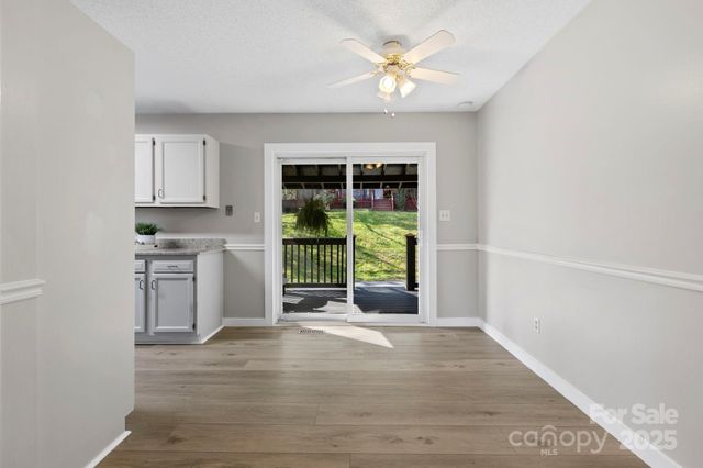 28 Timber Lane, Asheville, NC 28806