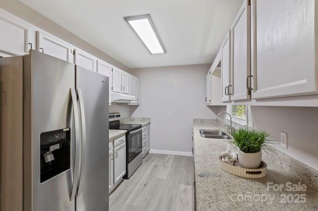 28 Timber Lane, Asheville, NC 28806