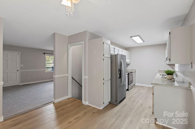 28 Timber Lane, Asheville, NC 28806