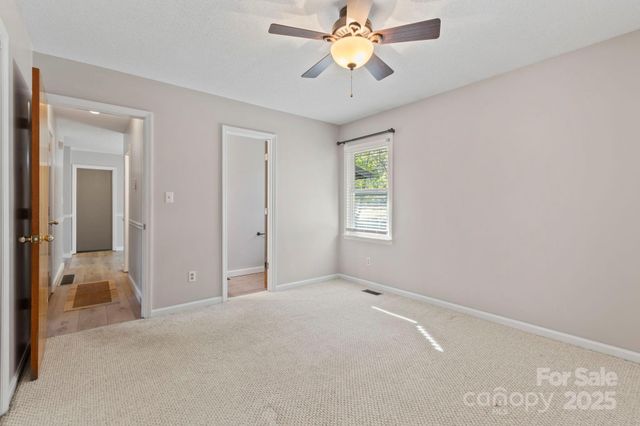 28 Timber Lane, Asheville, NC 28806