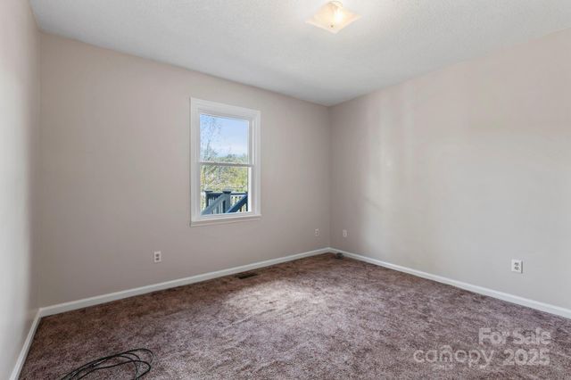 28 Timber Lane, Asheville, NC 28806