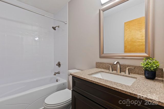 28 Timber Lane, Asheville, NC 28806