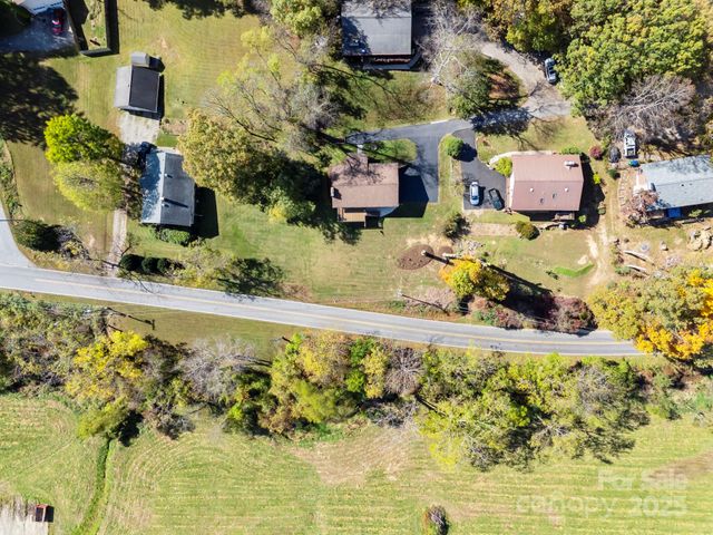 28 Timber Lane, Asheville, NC 28806