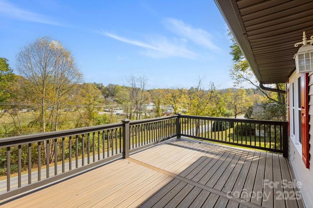 28 Timber Lane, Asheville, NC 28806