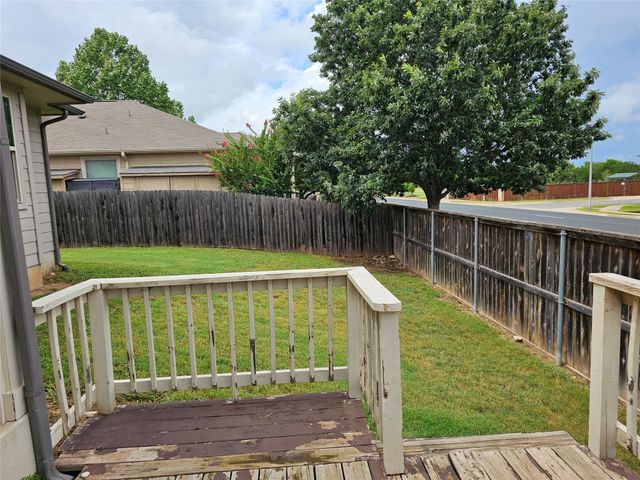 360 Quarry LN, Liberty Hill, TX 78642