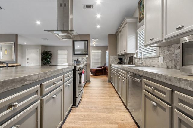 528 Indian Hill Boulevard, Livingston, TX 77351