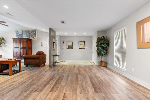 528 Indian Hill Boulevard, Livingston, TX 77351