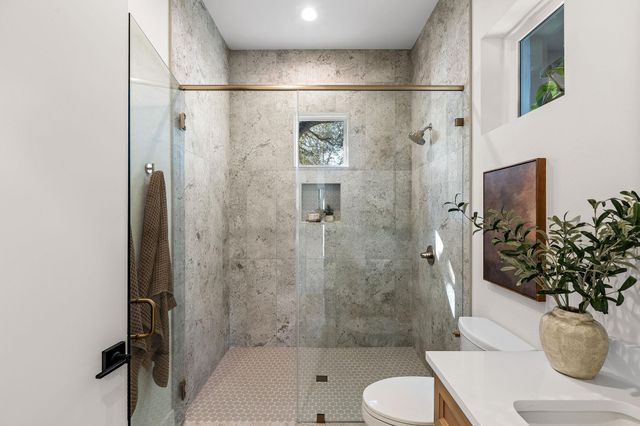 3104 Pinecrest DR, Austin, TX 78757