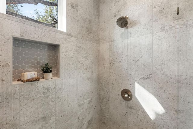 3104 Pinecrest DR, Austin, TX 78757