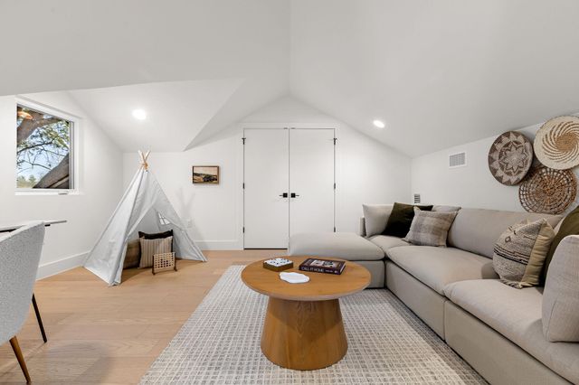 3104 Pinecrest DR, Austin, TX 78757