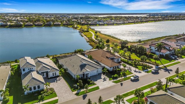 7909 MAINSAIL LANE, Sarasota, FL 34240