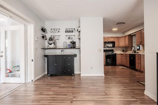 5905 WHISPERING PINES ROAD, Lakeland, FL 33811