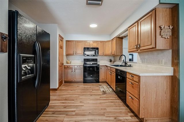 5905 WHISPERING PINES ROAD, Lakeland, FL 33811