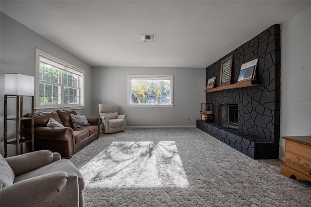 5905 WHISPERING PINES ROAD, Lakeland, FL 33811