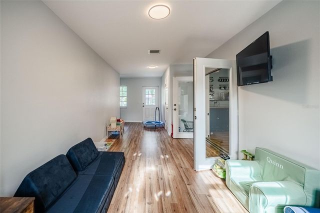 5905 WHISPERING PINES ROAD, Lakeland, FL 33811