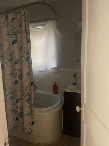 2524 Oakwood Terrace, Haltom City, TX 76117