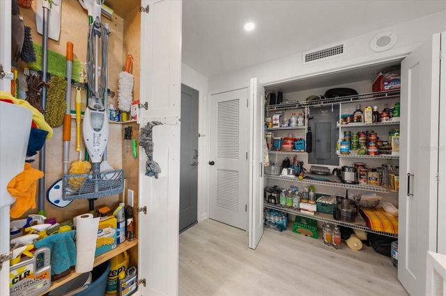 400 ISLAND WAY 904, Clearwater Beach, FL 33767