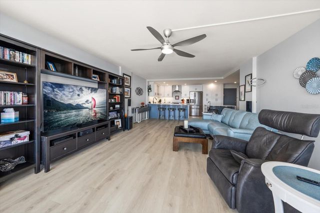 400 ISLAND WAY 904, Clearwater Beach, FL 33767
