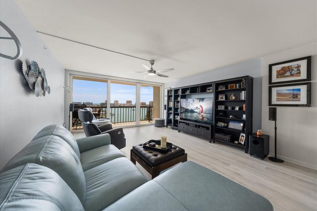 400 ISLAND WAY 904, Clearwater Beach, FL 33767