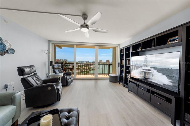 400 ISLAND WAY 904, Clearwater Beach, FL 33767