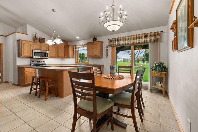 W6423 BOONESBOROUGH DRIVE, Greenville, WI 54942