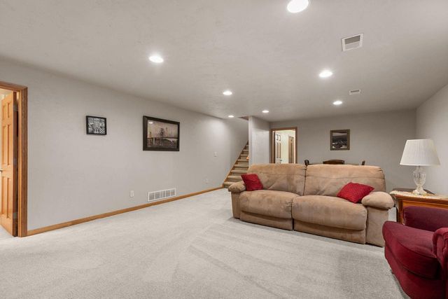 W6423 BOONESBOROUGH DRIVE, Greenville, WI 54942